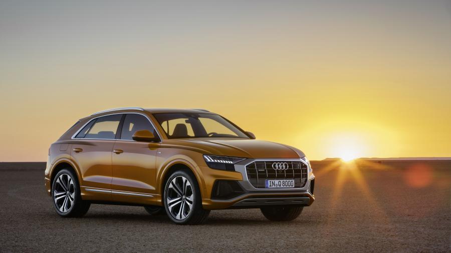  Audi Q8 50 TDI Quattro S-Line 2018 года  (WW) (фото 8 из 63)